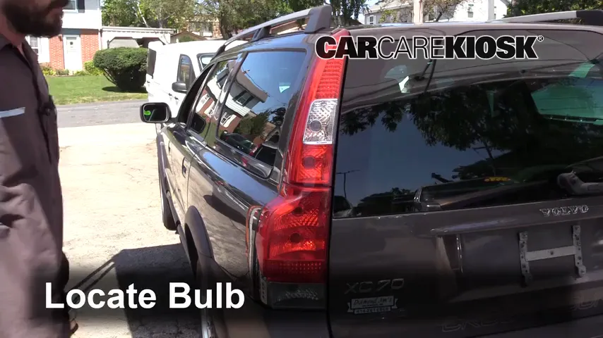 2006 Volvo XC70 2.5L 5 Cyl. Turbo Lights